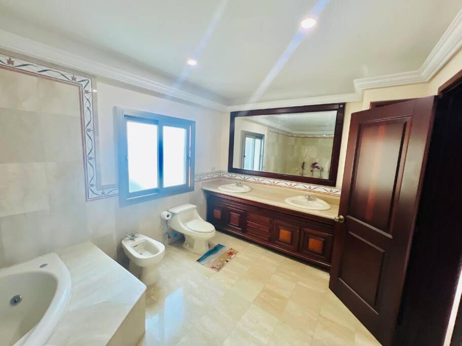Beach Front Penthouse In Exclusive Tower Santo Domingo Exteriör bild